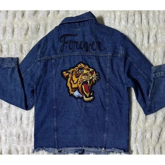 LOVE TREE Women’s Denim Embroidered Tiger Jacket - Picture 2 of 13